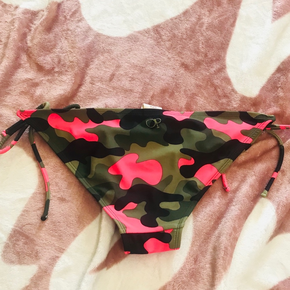 OP Bikini Pink/Green Camo S Bottoms M Top - Picture 3 of 3